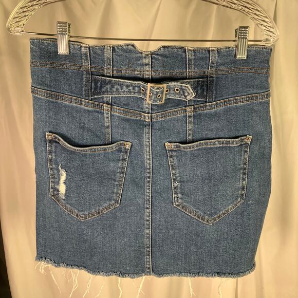 Free People Blue Distressed Denim Mini Skirt Size 8 Raw Hem Belted Waist - Picture 16 of 16